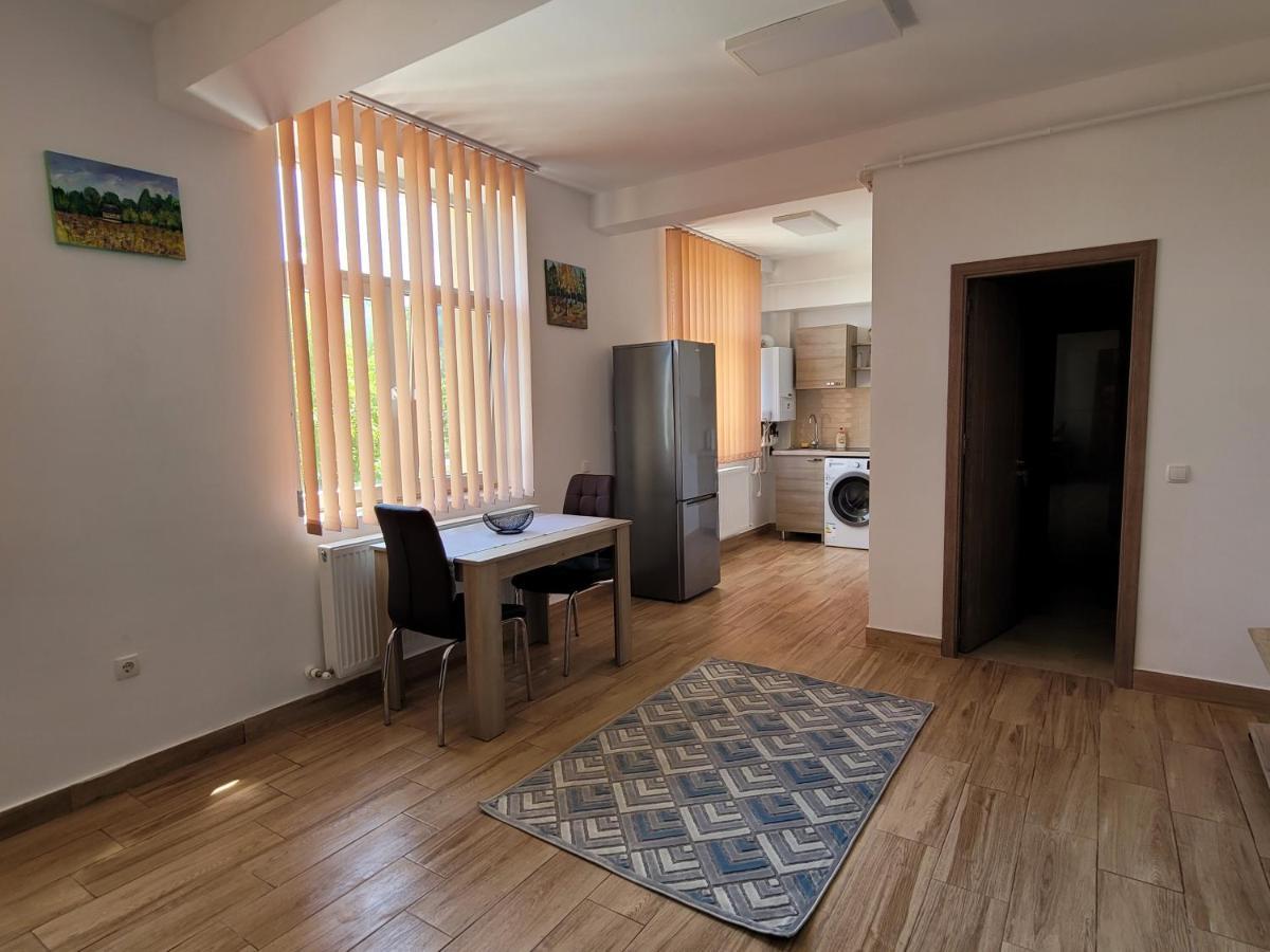 Apartamente Livada Ramnicu Valcea Exterior photo