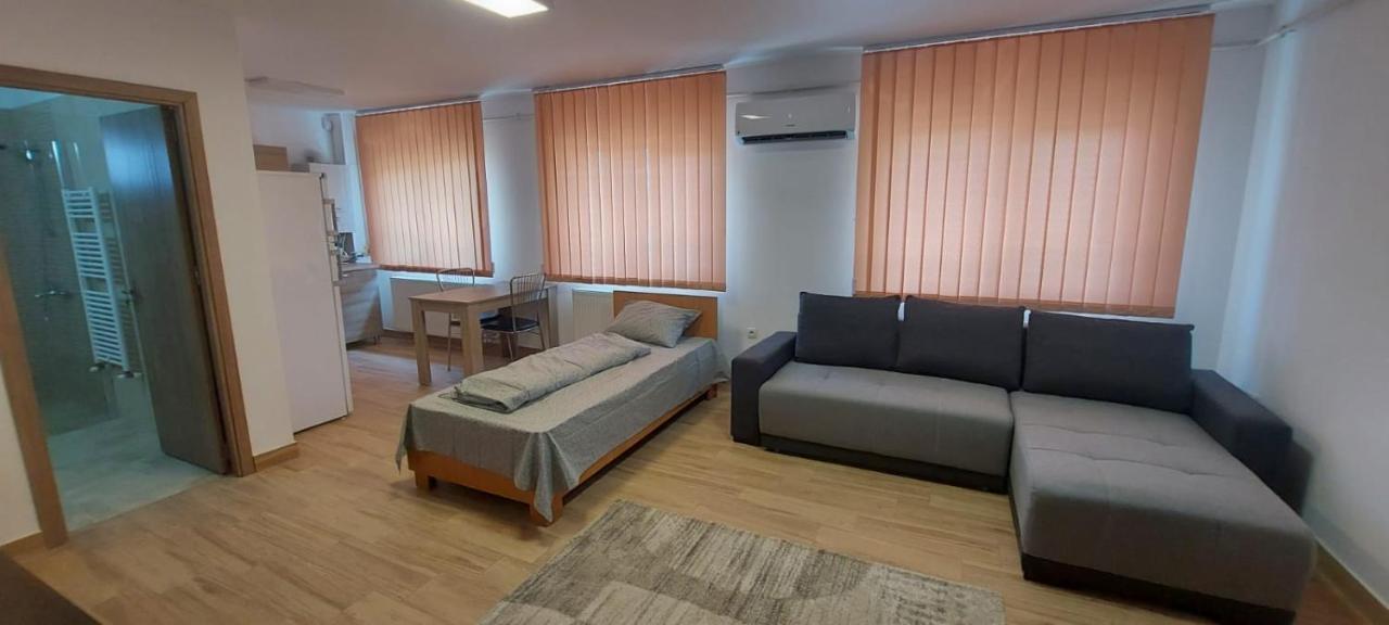 Apartamente Livada Ramnicu Valcea Exterior photo